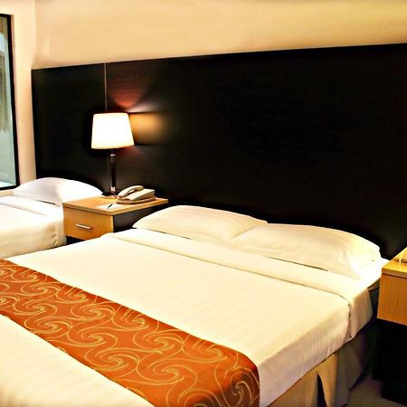 The Lake Hotel Tagaytay Tagaytay City Exteriör bild