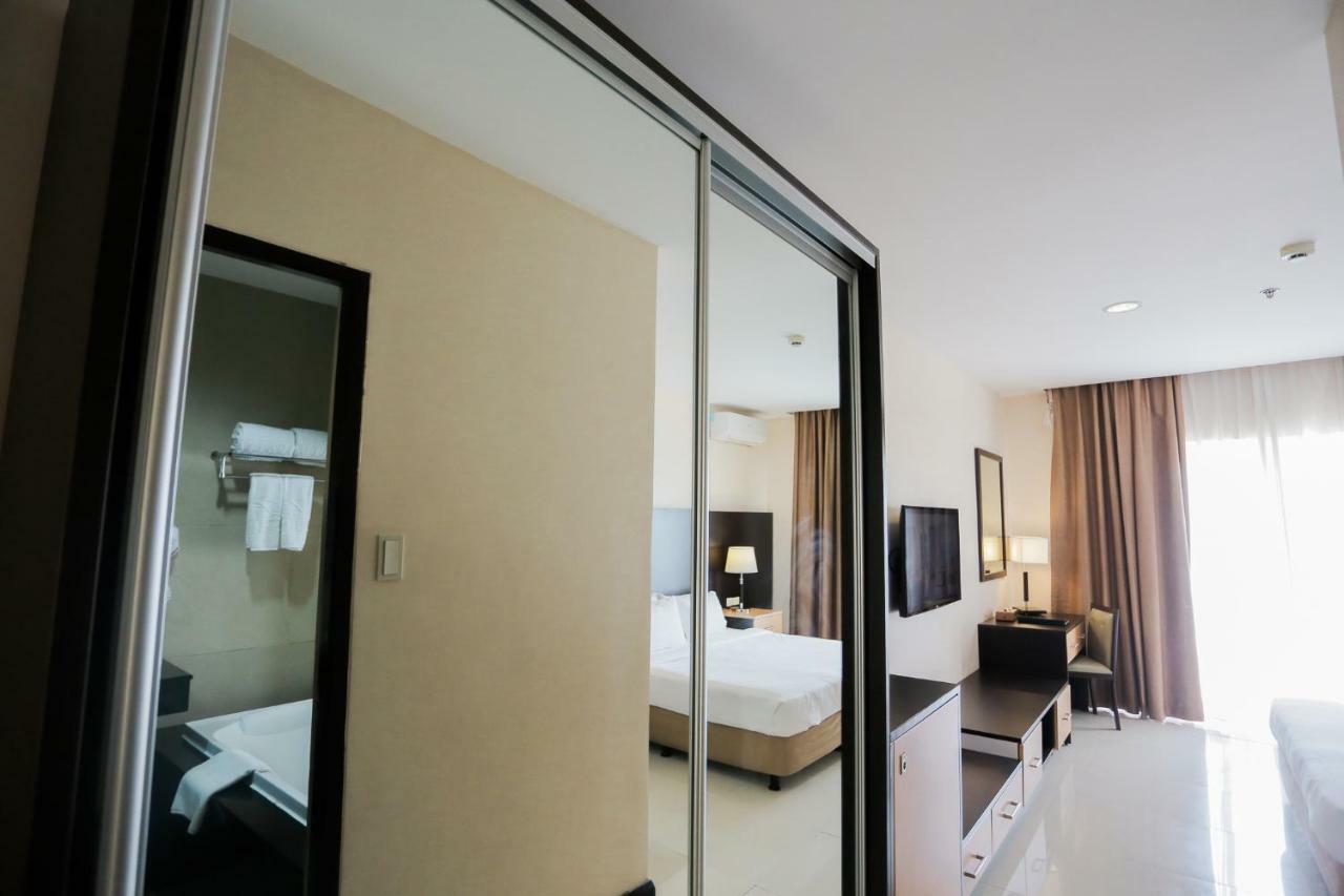 The Lake Hotel Tagaytay Tagaytay City Exteriör bild