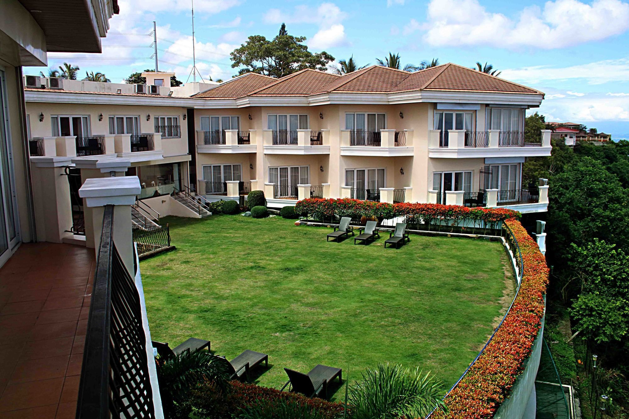 The Lake Hotel Tagaytay Tagaytay City Exteriör bild